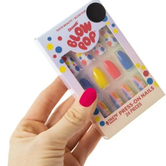 Charms Blow Pop Press on Nails - Picture 4 of 4